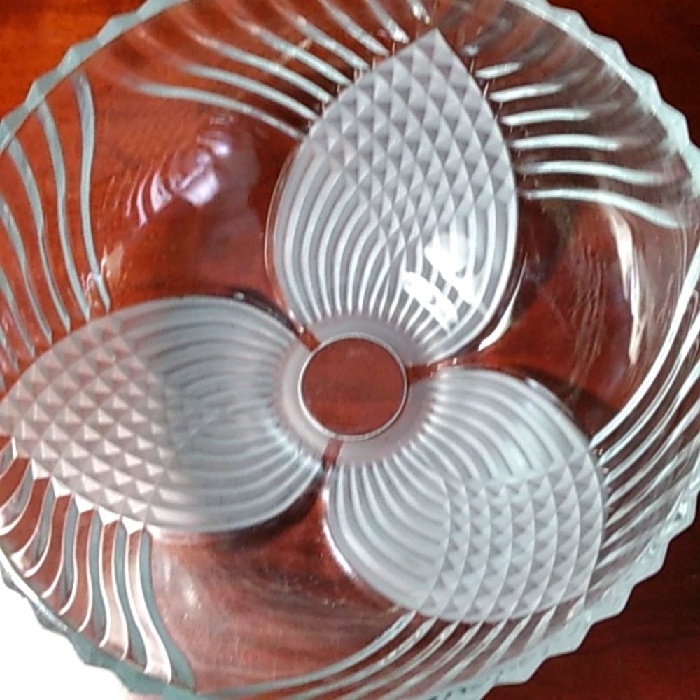 Vintage (1990s) Enchantment Bowl by Indiana Glass - Picture 2 of 4